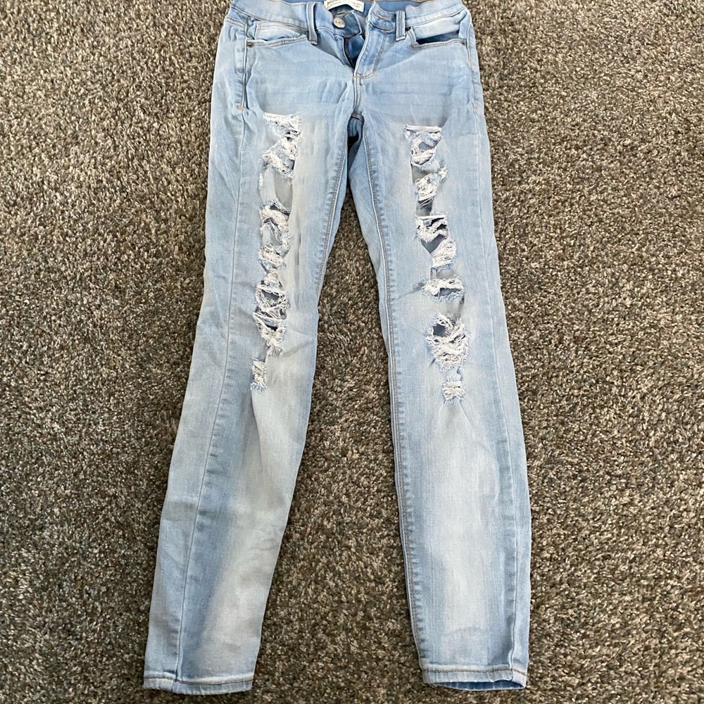 Mudd Light Wash Ripped Skinny Jeans